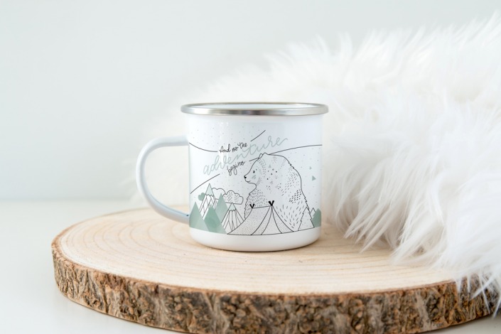 Enamel mug with polar bear